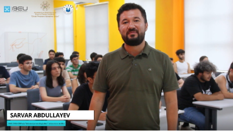 Daşkənd İNHA Universitetinin professoru Sərvər Abdullayev BMU tələbələrini yaradıcı düşüncəyə səsləyir