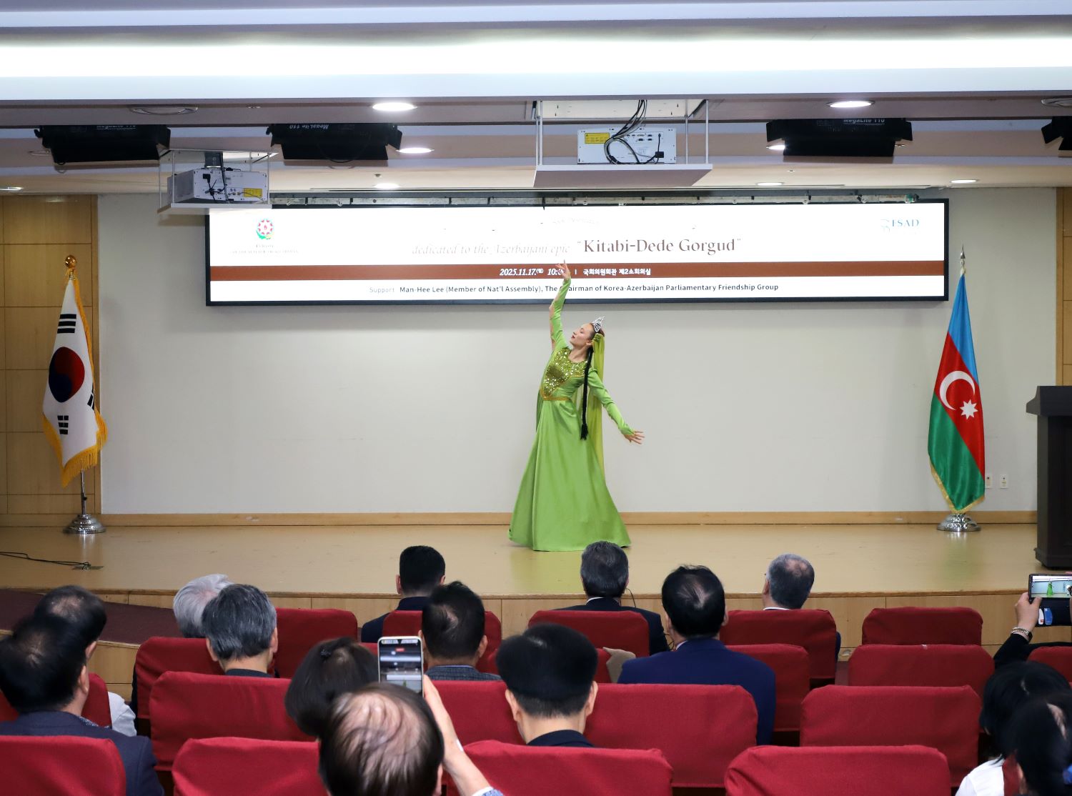 BMU-İNHA İDP tələbəsi ölkəmizin mədəni irsini xarici auditoriyaya təqdim edib