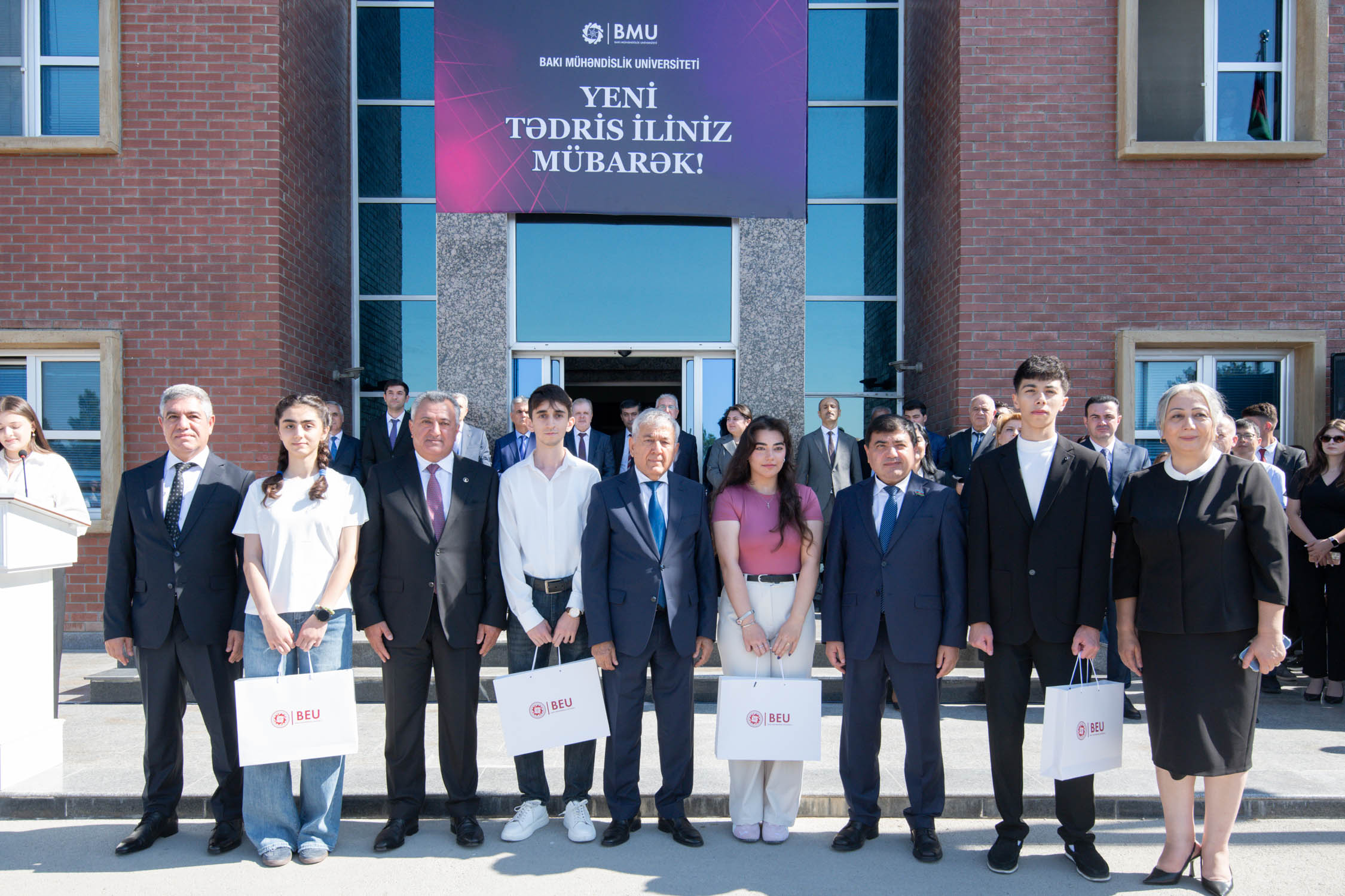 BMU-İNHA İDP-nin 650+ bal toplayan tələbələri xüsusi təbrik olunub