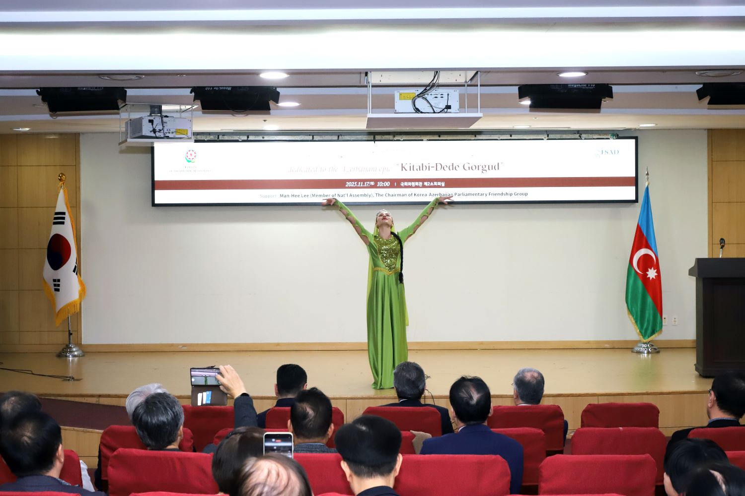 BMU-İNHA İDP tələbəsi ölkəmizin mədəni irsini xarici auditoriyaya təqdim edib
